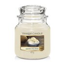 Yankee Candle Coconut Rice Cream mittlere Duftkerze im Glas (411g)