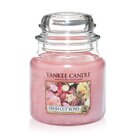Yankee Candle Fresh Cut Roses mittlere Duftkerze im Glas (411g)